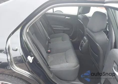 2019 Chrysler 300 Touring z USA, uszkodzony, nr VIN 2C3CCAAG7KH601334